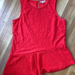 Dana Buchman red sleeveless top. Size L